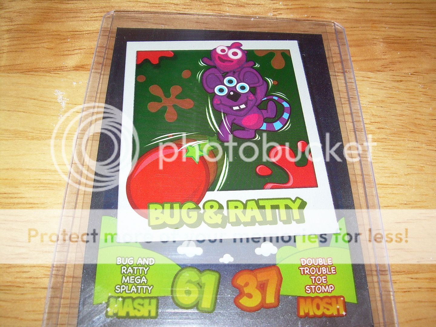 Topps Moshi Monsters MASH UP FOIL Card BUG & RATTY  