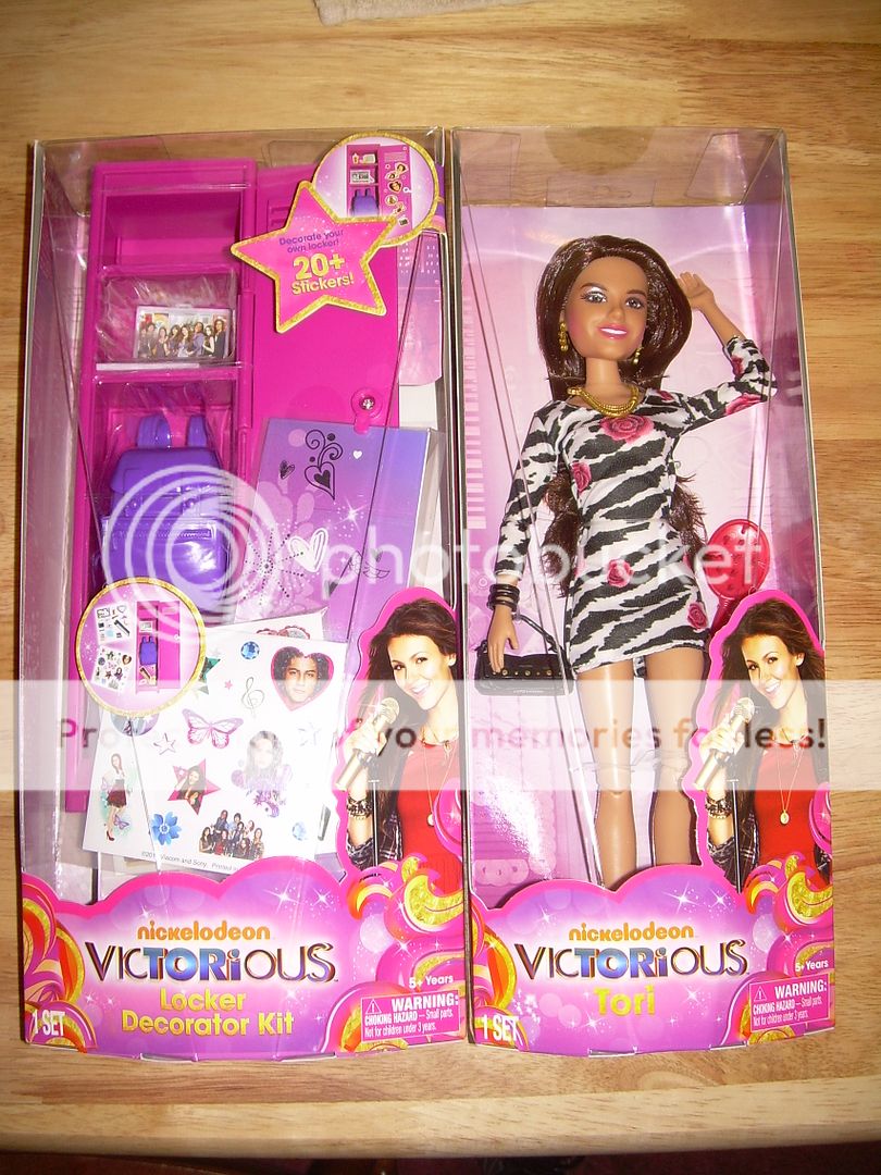   Nickelodeon VICTORIOUS TORI DOLL & LOCKER DECORATOR KIT HTF  